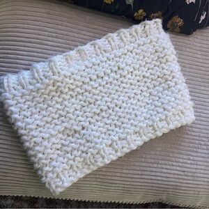 Hollister Cream Chunky Knit Scarf